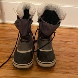 Sorel Winter Carnival Boot - Grey, excellent condition
